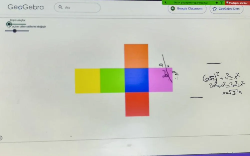 Canlı derste GeoGebra ile gösterilen küp açınımı ve öğretmenin notları